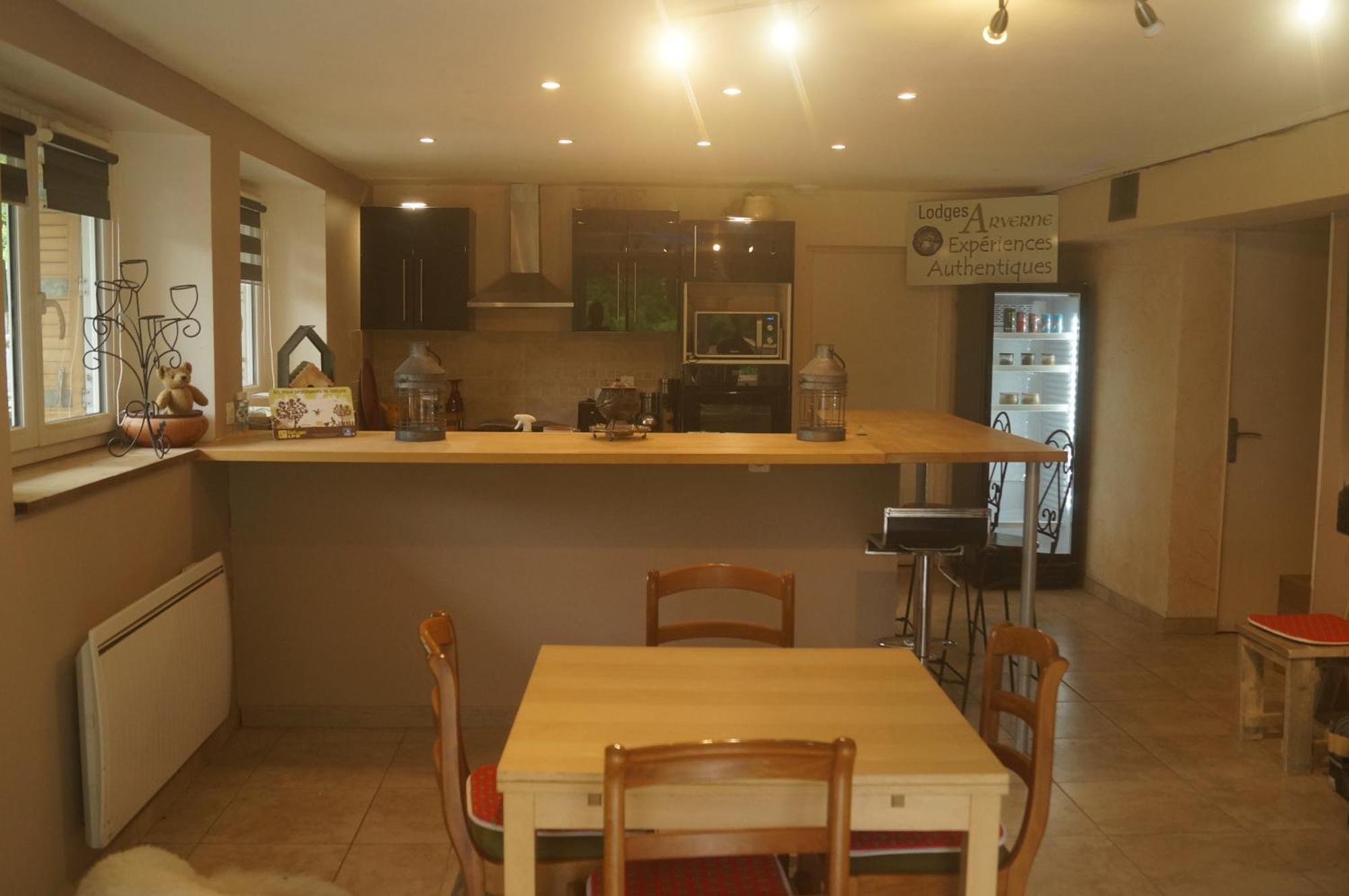 Lodges Arverne Vic-le-Comte Exterior photo