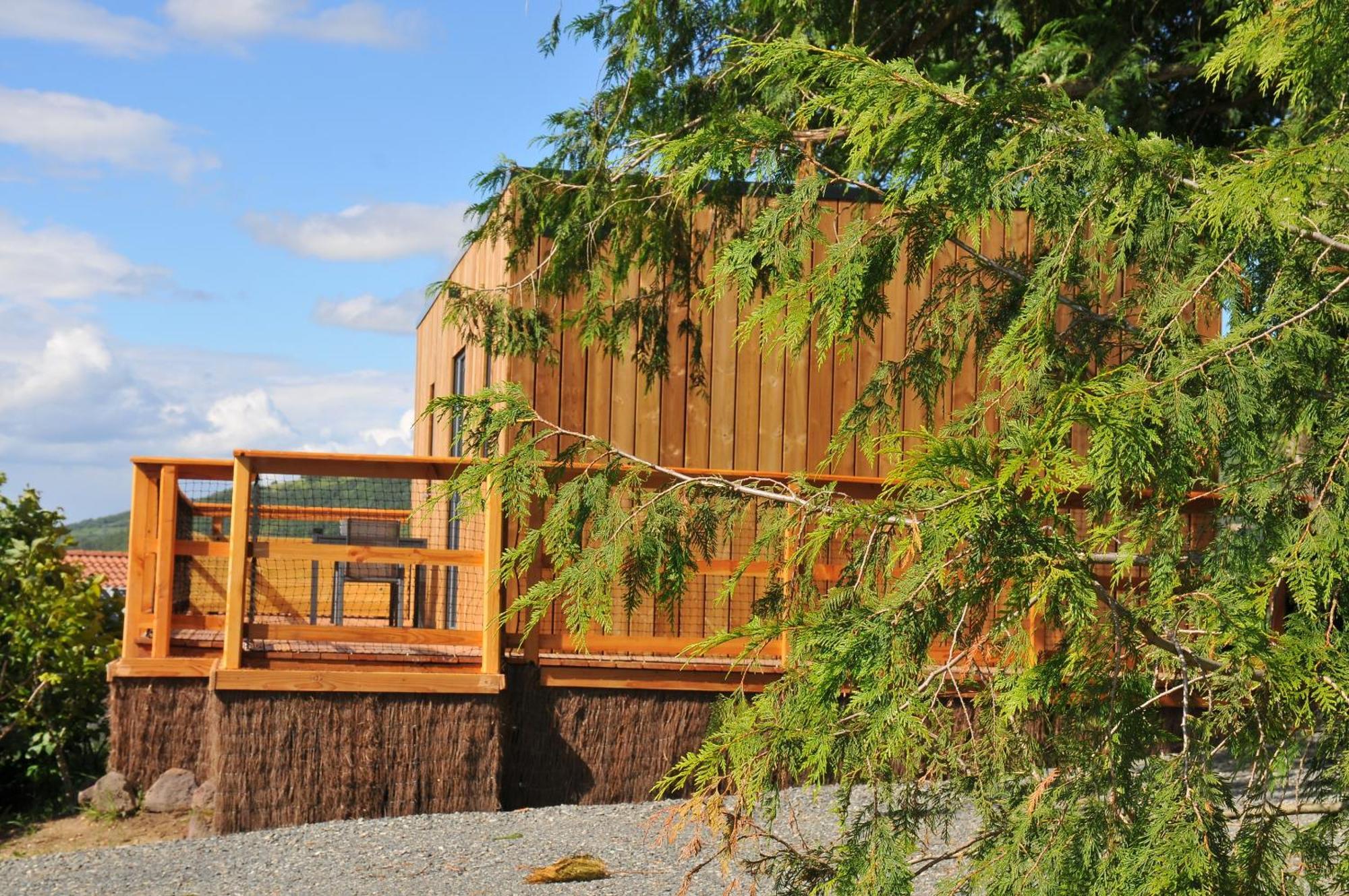 Lodges Arverne Vic-le-Comte Exterior photo